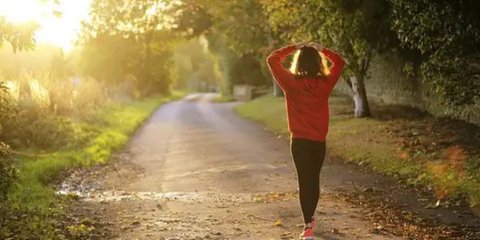 Cara Memaksimalkan Manfaat Jalan Kaki, Bisa Turunkan Berat Badan & Mencegah Risiko Penyakit Mematikan