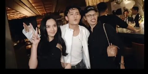 Pakai Outfit Serba Monokrom, 6 Potret Artis di Ulang Tahun Randy Marin, Penampilan Cantik Lyodra Ginting Jadi Sorotan