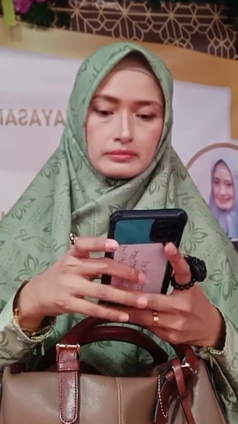 Menangis Sesenggukan, Mega Putri Artis Senior Minta Sinetronnya Tak Tayang Ulang