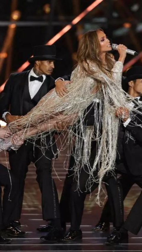 Jennifer Lopez Tuai Kontroversi Setelah Tampil Seksi Saat Konser di Arab Saudi