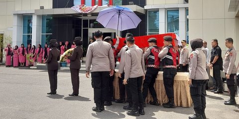 Detik-Detik Polisi Tembak Polisi, Tembakan Jarak Dekat Membuat Korban Meninggal