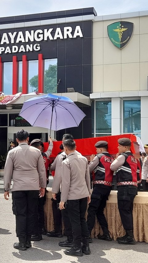 Detik-Detik Polisi Tembak Polisi, Tembakan Jarak Dekat Membuat Korban Meninggal