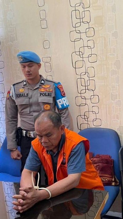 Begini Tampang AKP Dadang Iskandar Usai Tembak Rekan Sendiri, Kepala Menunduk dan Tangan Diborgol