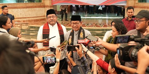 Pramono Bakal Kaji Larangan Penggunaan Plastik di Jakarta