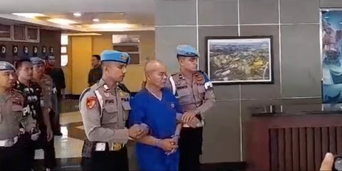 VIDEO: Penampakan AKP Dadang Penembak Polisi Berbaju Tahanan & Diborgol, Bantah Disebut Gila