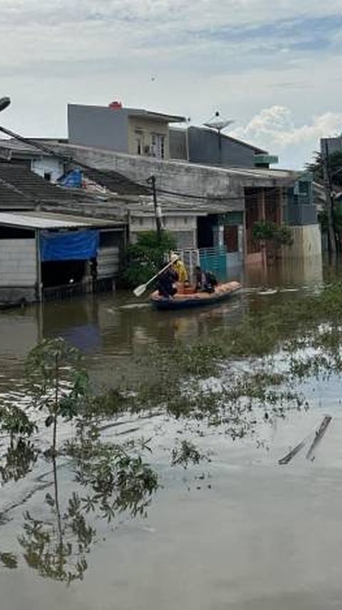 Ribuan Warga di Perumahan Garden City Terendam Banjir Buntut Tanggul Kali Leduk Jebol