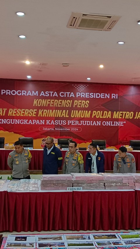 Tangkap 24 Tersangka Kasus Judi Online Pegawai Komdigi, Polisi Sita Barang Bukti Senilai Rp166,6 Miliar