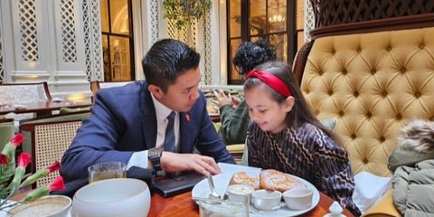 Sosok Cantik Keira Bikin Iri Para Cewek, Bisa 'Lengket' dan Rangkul Mayor Teddy Sesuka Hati