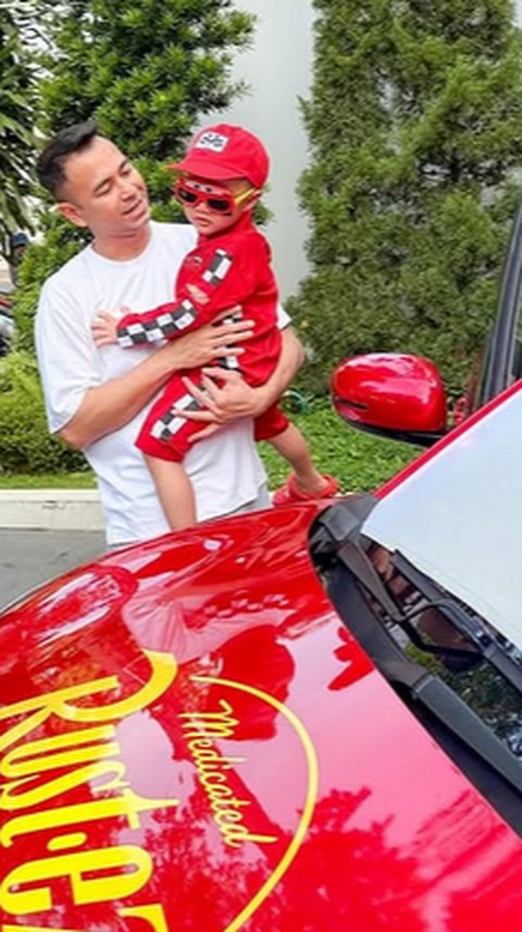 Penampakan Keren Mobil Lightning McQueen Rayyanza Hadiah dari Raffi Ahmad di Ultah Ke-3, Cipung Auto Happy