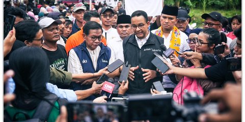 Anies Nyoblos Gubernur dan Wakil Gubernur Jakarta di TPS Lebak Bulus