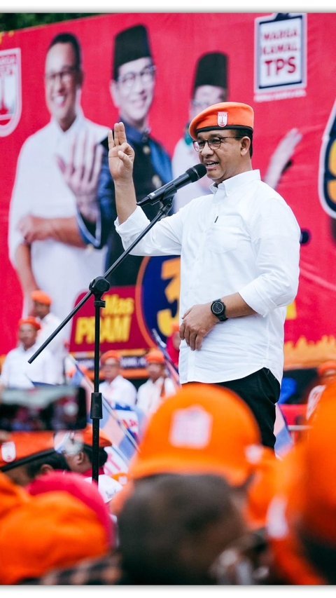 Anies Nyoblos Gubernur dan Wakil Gubernur Jakarta di TPS Lebak Bulus