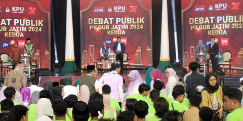 Debat Pilgub Jatim: Khofifah Pamer Ratusan Penghargaan Khofifah, Luluk Sindir soal Kantor Pemprov Digeledah KPK