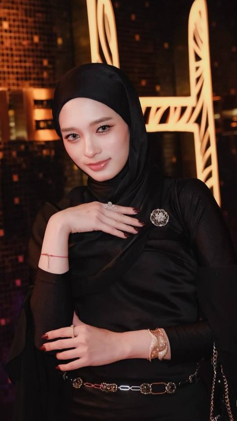 Potret Inara Rusli Cantiknya Disebut Bak Bidadari, Sudah Punya Kekasih Baru - Sempat Buat 400 Laki-laki Antri Taaruf