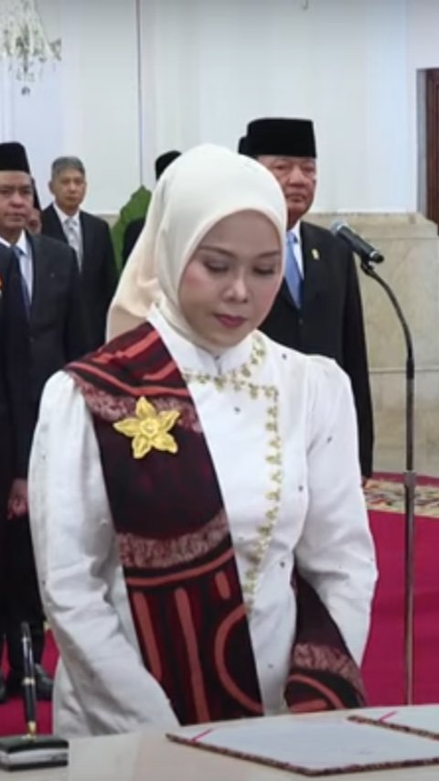 Prabowo Lantik Iffa Rosita Jadi Anggota KPU Gantikan Hasyim Asy'ari