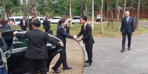 Gibran Bertemu PM Wong di Plataran Hutan Kota Senayan