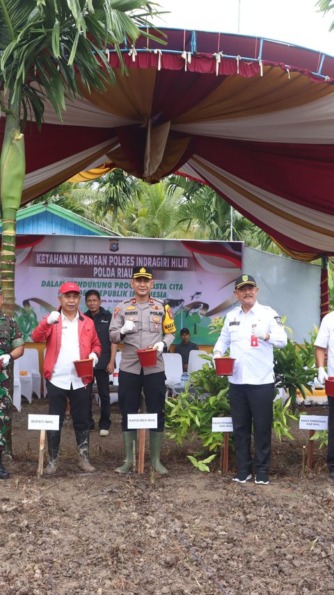 Gandeng Kelompok Tani, Polres Inhil Manfaatkan Lahan untuk Garap Program Nasional