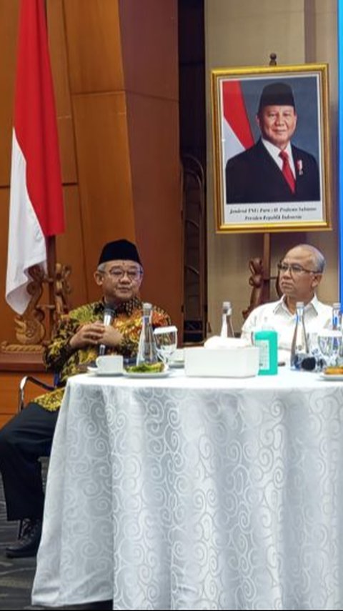 Mendikdasmen Janji Naikkan Gaji Guru ASN: Non-ASN Juga, Untuk Nominalnya Tunggu Saja