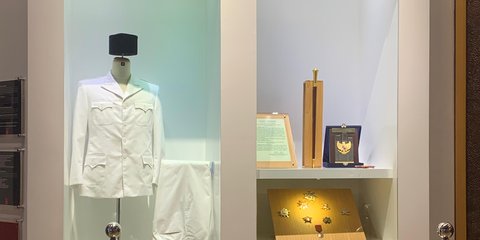 Tak Banyak yang Tahu, Peci Hitam Sukarno Tersimpan Rapih di Museum Ini