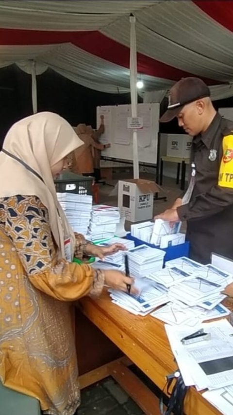 Dapat Gaji Hingga Rp900.000 per Bulan, Ini Jadwal dan Masa Kerja Petugas KPPS Pilkada 2024