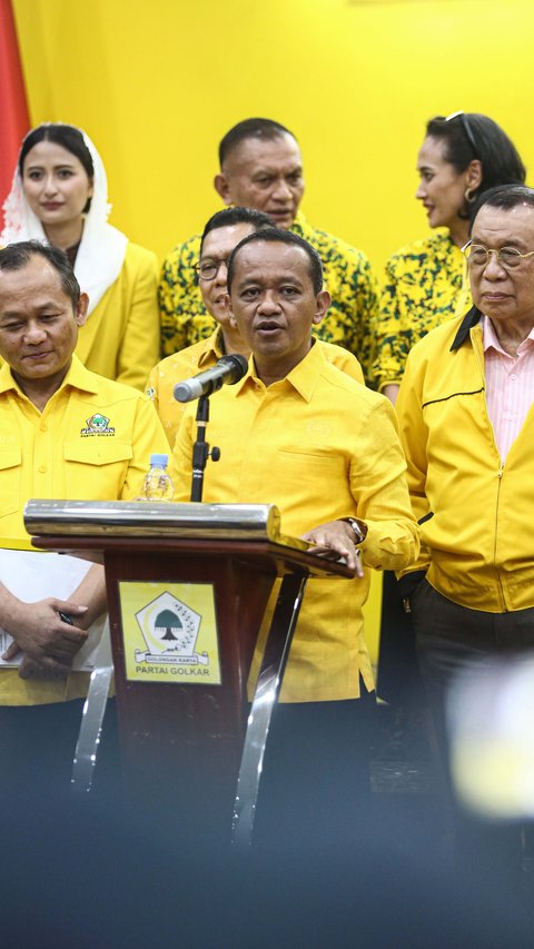 FOTO: Momen Bahlil Lahadalia Tegaskan Jokowi dan Gibran Tak Masuk Kepengurusan Partai Golkar