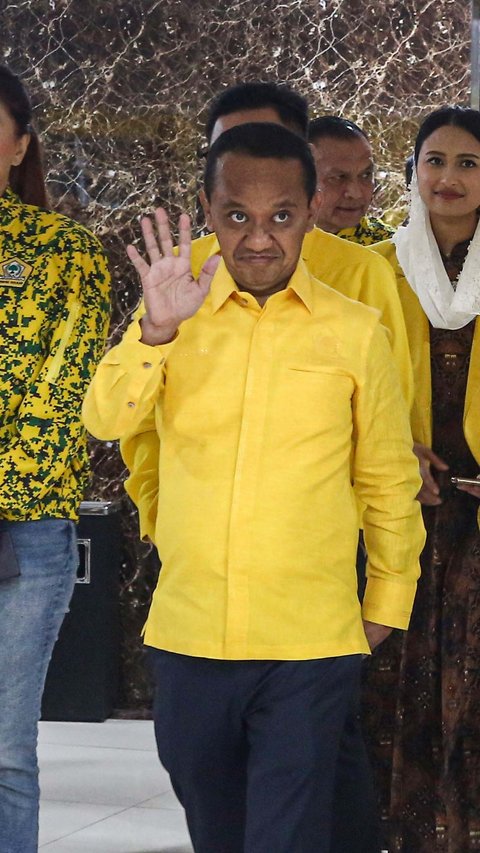 VIDEO: Bahlil Hela Napas Berat Sebut Nama ini Saat Umumkan Pengurus Golkar, Menteri Cantik Beri Minum