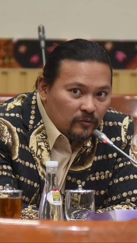 Soroti Penangkapan Gunawan Sadbor, Anggota DPR: Banyak Artis Promosi Judi Online Tapi Kasusnya Tak Jelas