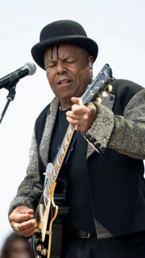 Tito Jackson Placed in Same Grave as Michael Jackson