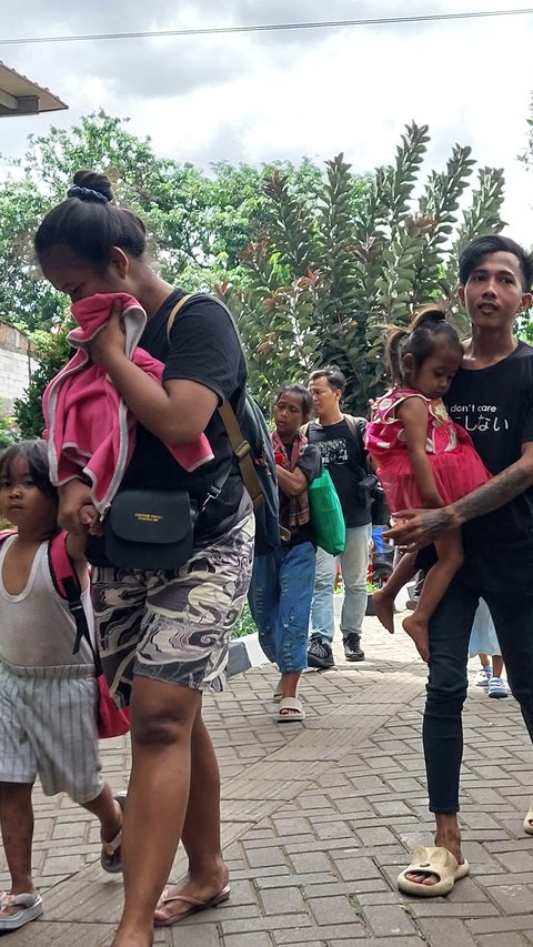 Cerita Warga Puluhan Tahun Tinggal di Kolong Tol Jembatan Tiga Pluit hingga Punya Anak dan Cucu