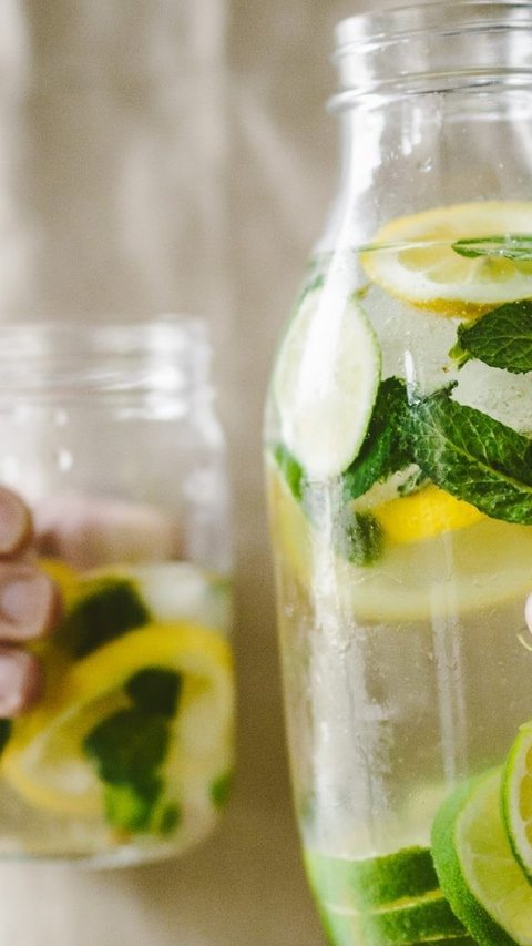 5 Resep Infused Water untuk Menurunkan Kolesterol