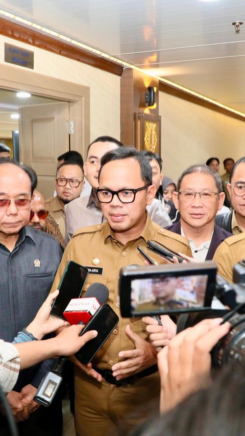 Wamendagri Tegaskan Hasil Pilkada Jakarta 2024 Tetap Valid Meski Golput 42 Persen