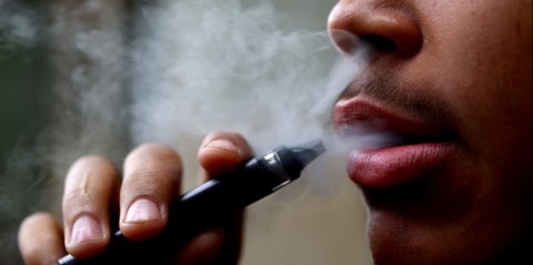 Siap-Siap, Tahun Depan Harga Rokok Konvensional dan Elektrik Naik