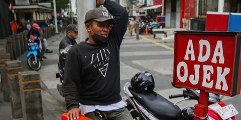 FOTO: Tak Cuma Ojol, Pemerintah Siapkan Skema Agar Ojek Pangkalan Bisa 'Minum' BBM Bersubsidi