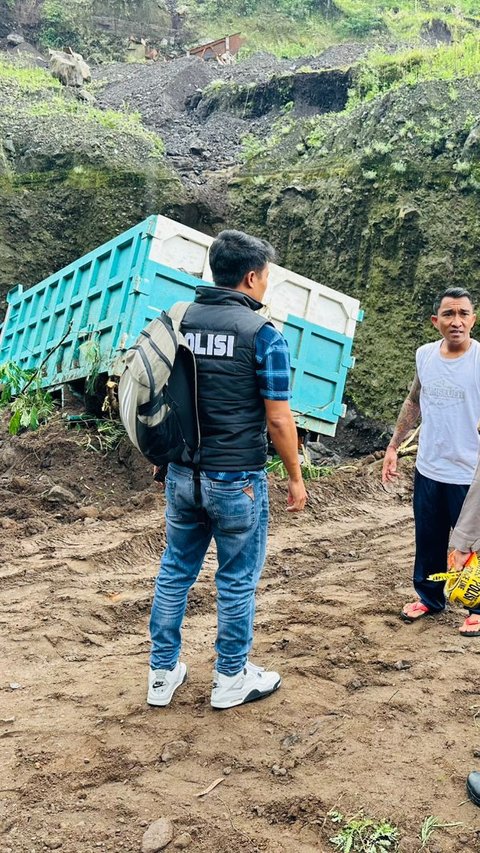 Tragis, Penambang Batu dan Pasir Tewas Akibat Tebing Setinggi 30 Meter Longsor