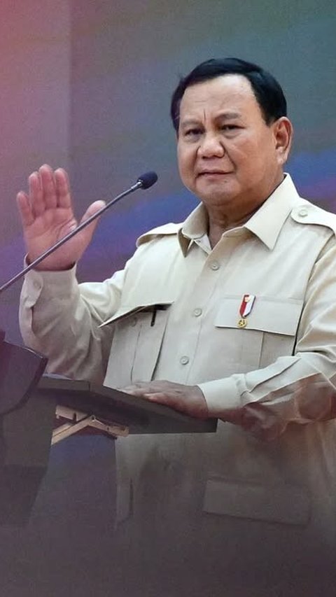 VIDEO: Sorot Tajam Mayor Teddy, Prabowo Terkejut Cek Sosmed Depan Meutya 