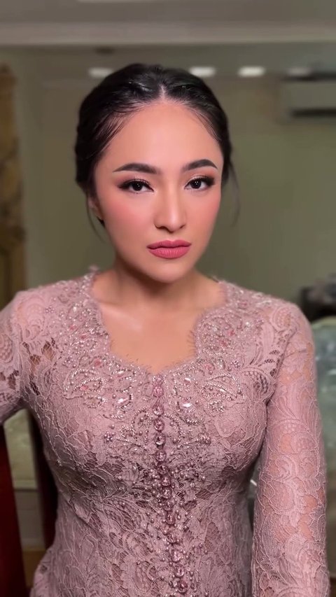 Potret Marshanda di Pernikahan Sang Adik, Tampil dengan Riasan Flawless - Kecantikan Wajahnya Jadi Sorotan