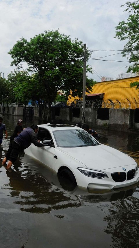 Update Banjir Rob di Jakarta Utara: 13 RT dan Satu Ruas Jalan Tergenang