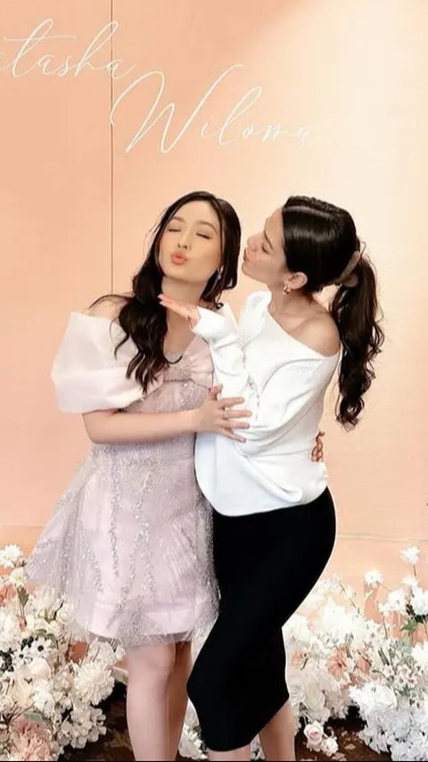 6 Potret Cantik Natural Felicya Angelista dan Susan Sampeh Hadiri Ulang Tahun Natasha Wilona ke-26, Kompak Pakai Outfit Serba Putih