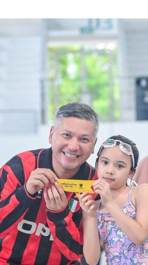 Momen Gading Marten Beri Semangat Putri Semata Wayangnya Gempita saat Ikut Lomba Renang: Proud Papa