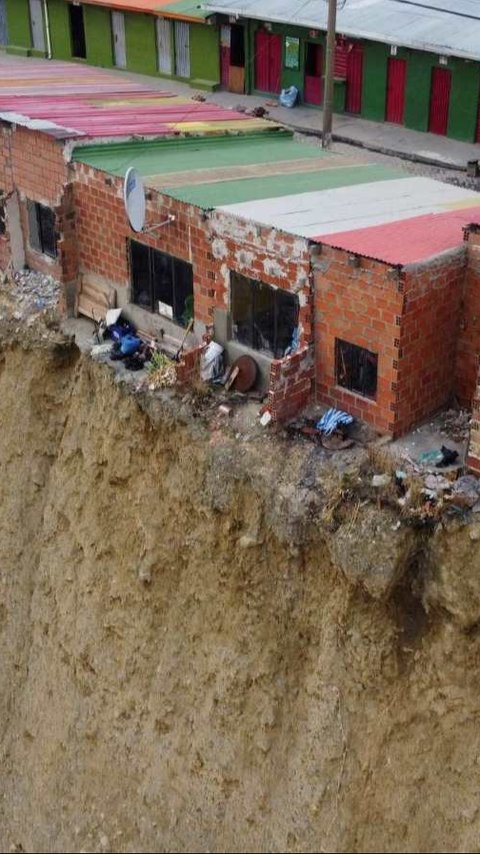 FOTO: Berada di Tepi Jurang, Begini Ngerinya 'Rumah Bunuh Diri' Dihuni Para Dukun Bolivia