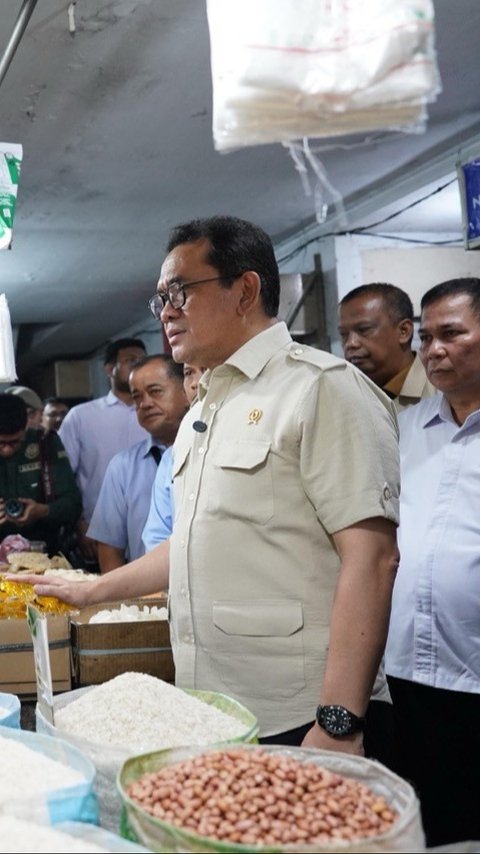 Kunjungi Pasar Suka Ramai di Medan, Mendag Budi Santoso Cek Langsung Kesiapan Jelang Nataru