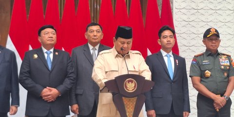 VIDEO: Momen Prabowo Turun Tangan Latih Akmil di Hari Libur, Gerakan Tangan Jadi Sorotan