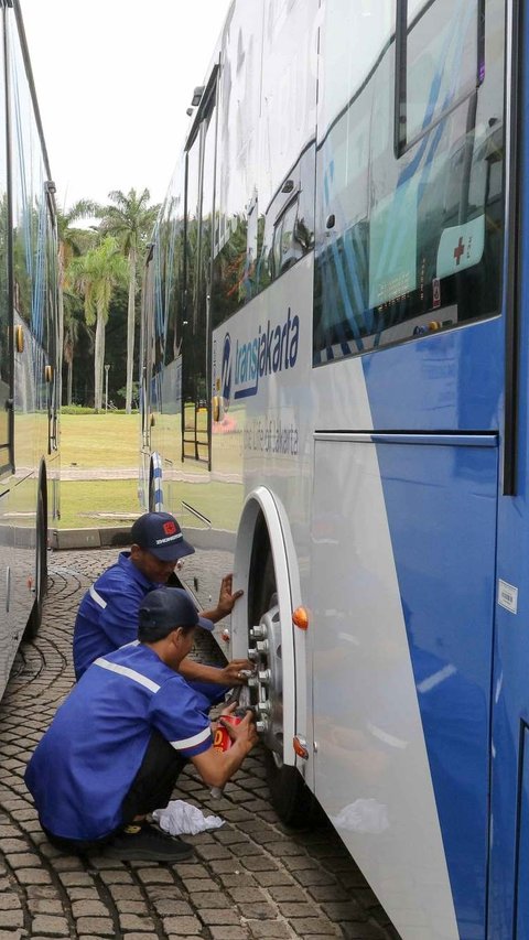 Transjakarta Tambah Jam Operasional di Malam Tahun Baru