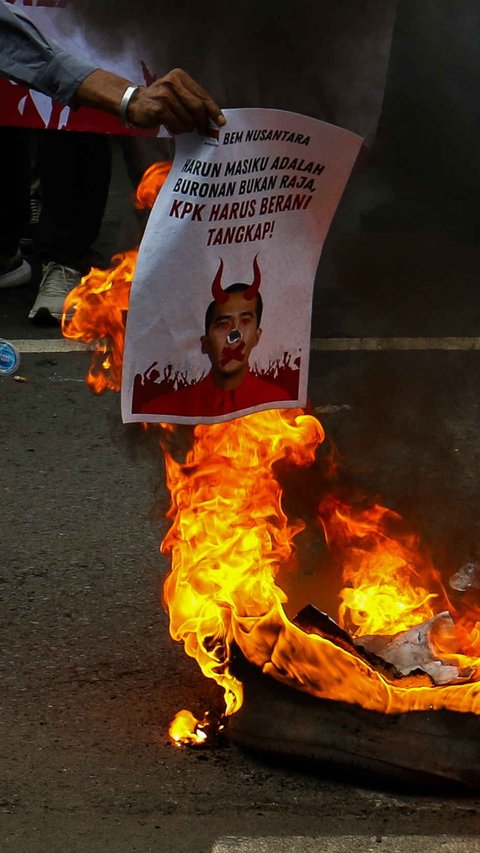 FOTO: Aksi Ratusan Mahasiswa Tuntut Penangkapan Harun Masiku, Lepas Tikus Putih ke Gedung KPK