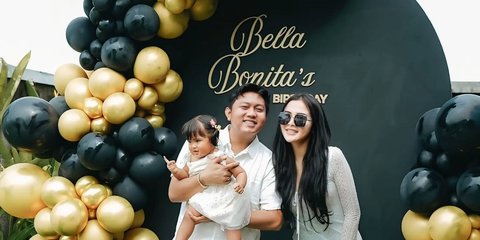 Potret Kejutan Denny Caknan dan Cunda Sang Anak Rayakan Ulang Tahun Bella Bonita ke-26 di Vila Mewah