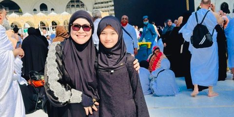 Penampilannya Bikin Adem, Potret Bilqis Anak Ayu Ting Ting Tampil Pangling saat Umrah, Cantik Berhijab Ramai Dipuji