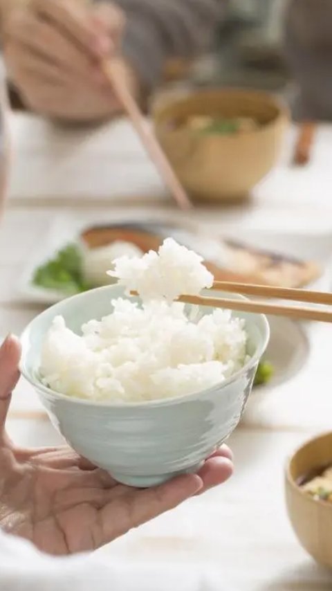 Viral Sekolah Diduga Wajibkan Wali Murid Beli Tempat Makan buat Program Makan Gratis, Segini Harganya