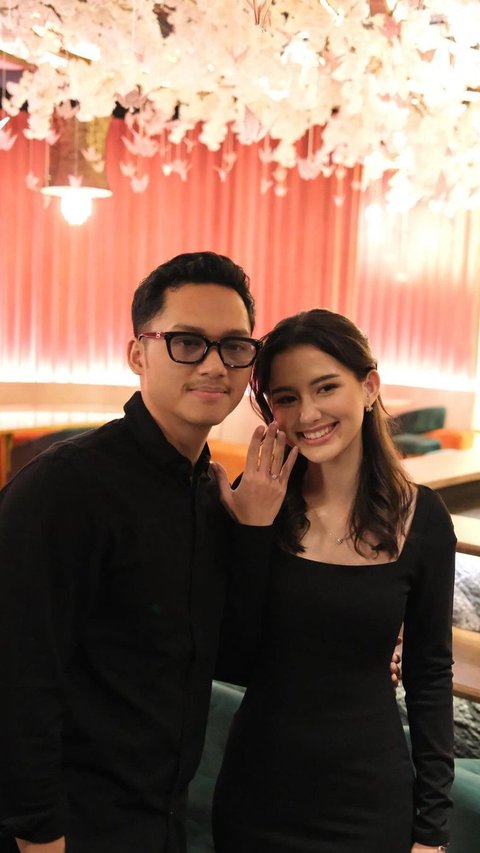 7 Artis Indonesia yang Lamar Kekasih pada 2024, Romantis Penuh Cinta Kasih