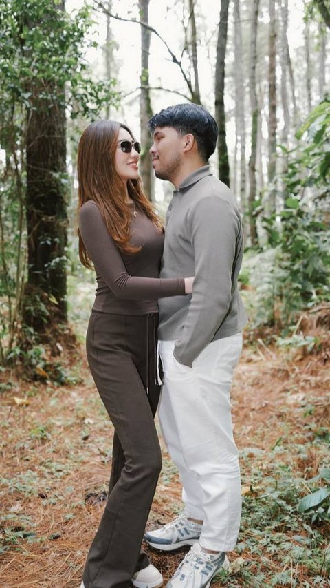 Mesra Banget, Potret Aaliyah Massaid & Thariq Halilintar Liburan ke Bandung Serasa Honeymoon Lagi