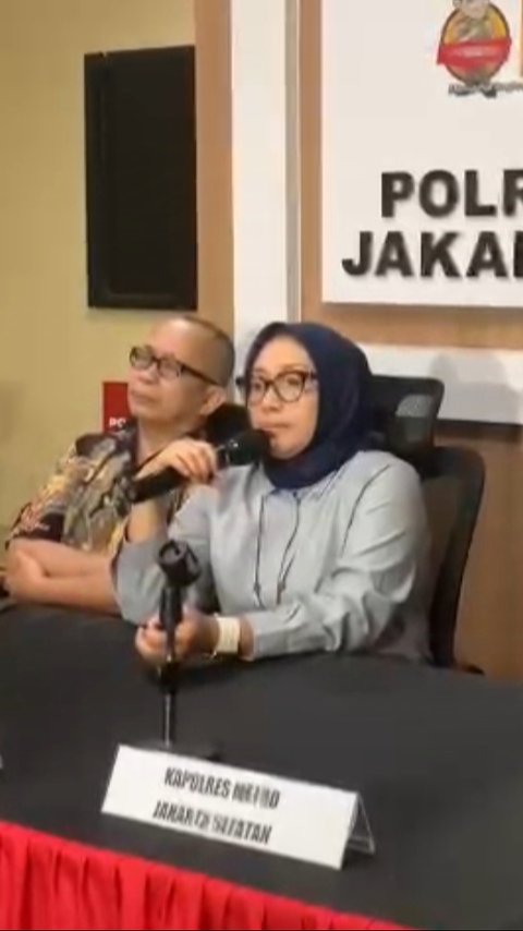 Momen Menteri PPPA Arifatul Menahan Tangis Usai Bertemu ABG Bunuh Ayah dan Nenek di Cilandak