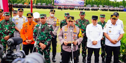 Kapolri Pimpin Apel Gelar Pasukan Operasi Lilin 2024 Pengamanan Natal dan Tahun Baru